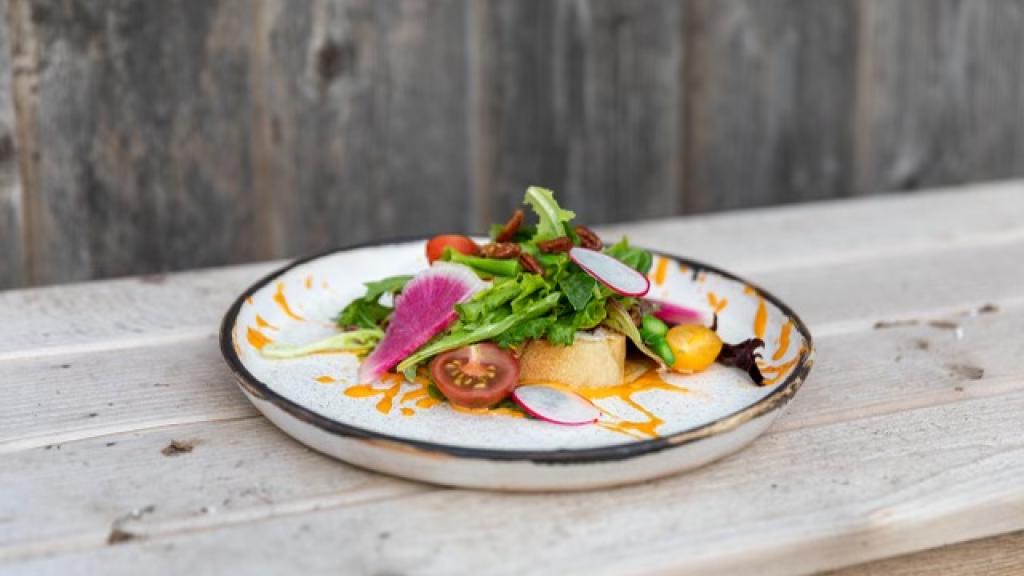 Our dinners highlight the best local ingredients, some times presented on handcrafted pieces from Lone Oaks Pottery.