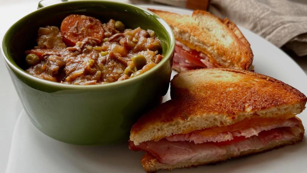 Sandwich and soup