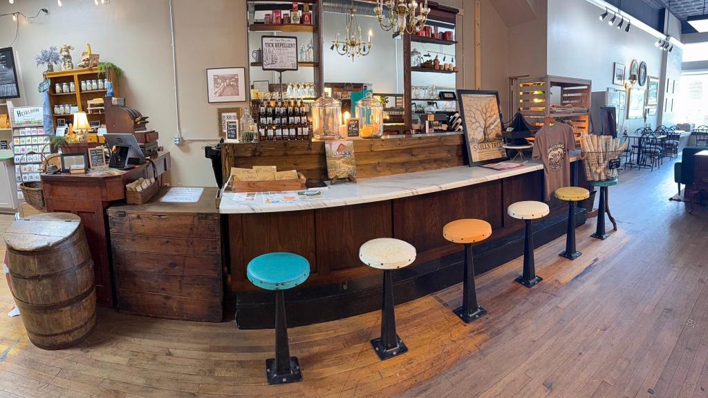 Storefront- Juice & Wellness Bar